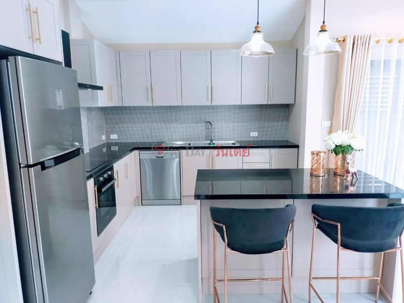 Executive House 4 Beds 5 Baths Pattaya Sales Listings (TRI-TP000791)