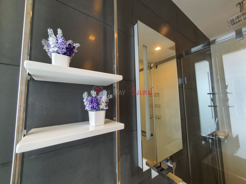 Property Search Thailand | OneDay | Residential, Rental Listings | Condo for Rent: The Room BTS Wongwian Yai, 44 m², 1 bedroom(s)