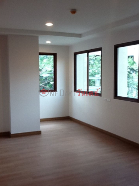 Condo for Sale: The Crest Ruamrudee, 110 m², 2 bedroom(s) | Thailand Sales | ฿ 16Million