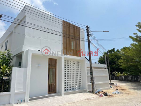 [SALE] Premier Kohkaew Villa by Giant, 4 bedrooms, swimming pool _0