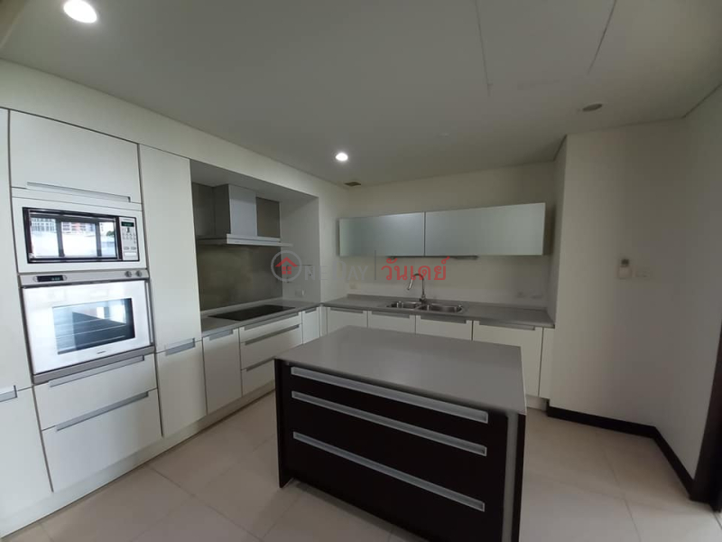 ฿ 150,000/ เดือน Unfurnished 3-Bedroom Park Chidlom F2 Type