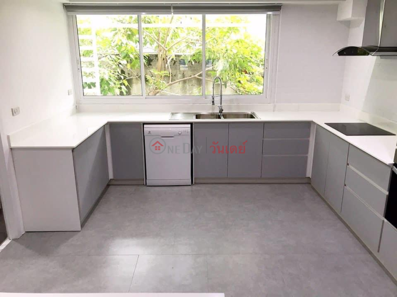 ฿ 100,000/ month Condo for Rent: P.R. Home I, 300 m², 3 bedroom(s)