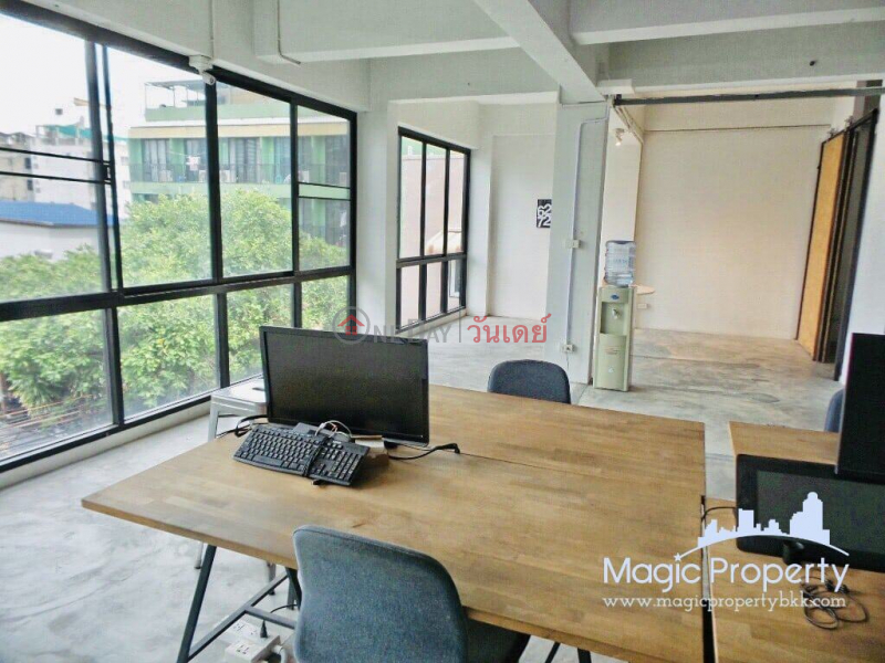 ฿ 64Million Commercial Building 5 floors For Sale, On Ratchadaphisek Road, Bangkok