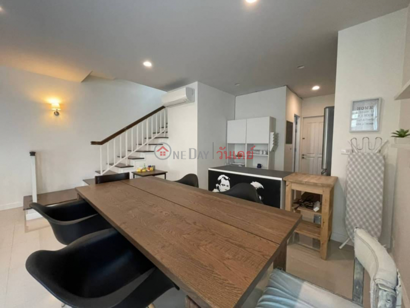 Modern spacious bright townhouse รายการเช่า (TRI-6352)