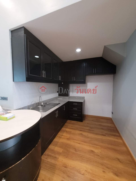 Townhouse for Rent: Baan Klang Krung Sathon-narathiwas, 300 m², 3 bedroom(s) Rental Listings