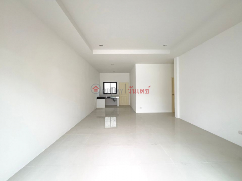 Twin house for sale at Promphan B Town Paklok Village Sales Listings