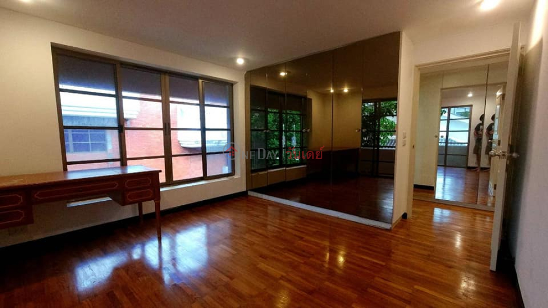 ฿ 150,000/ เดือน | 6-Storey Townhouse Near BTS Ploenchit