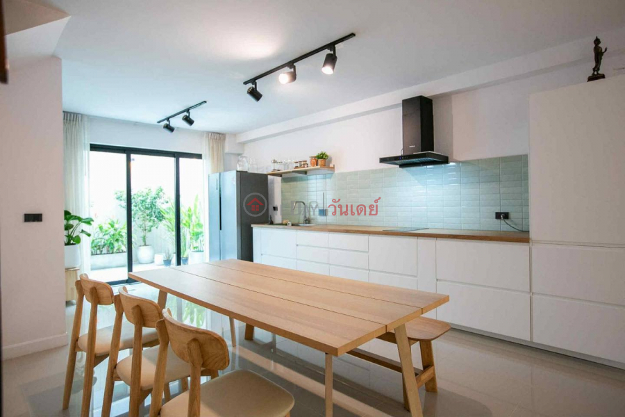 ฿ 70,000/ month Spacious 5-Bedroom Townhouse for Rent in Sukhumvit 77 – Just 10 Mins to BTS On Nut