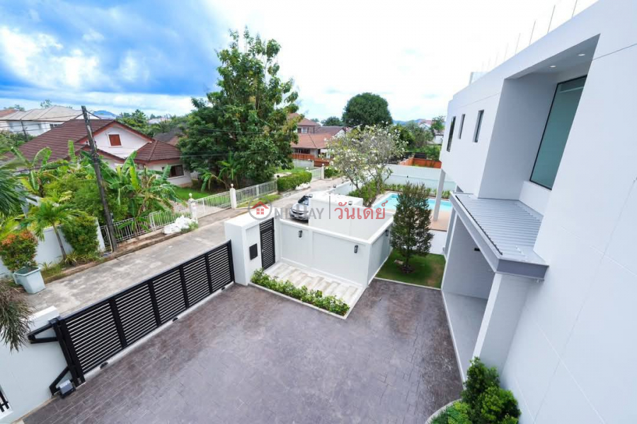 ฿ 32.8Million Luxurious Pool Villa for Sale in Land and House Chalong Village, Phuket