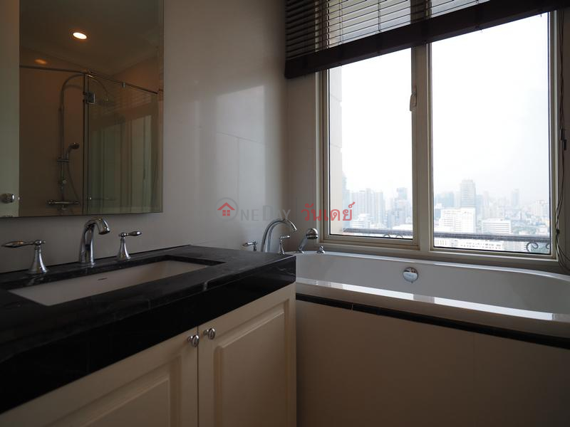 ฿ 85,000/ เดือน | คอนโด สำหรับ เช่า: Royce Private Residences, 111 ตร.ม., 2 ห้องนอน