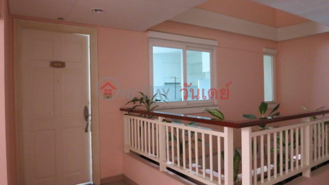 A Large 1 Bedroom Unit for Rent in Sukhumvit 13 _0