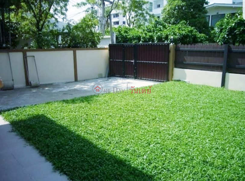 Single House With Nice Garden Ekamai รายการเช่า (TRI-8306)