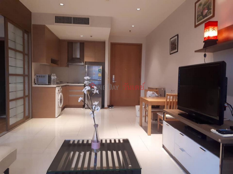 Condo for Rent: The Emporio Place, 49 m², 1 bedroom(s) Rental Listings