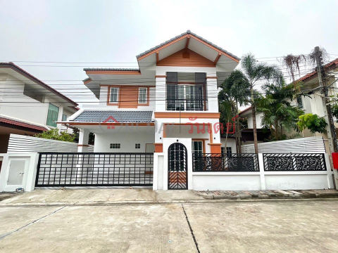 Large detached house, 4 bedrooms (668-9339175214)_0