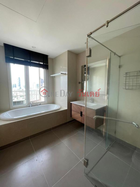 Condo for Rent: The Empire Place, 105 m², 2 bedroom(s) Rental Listings