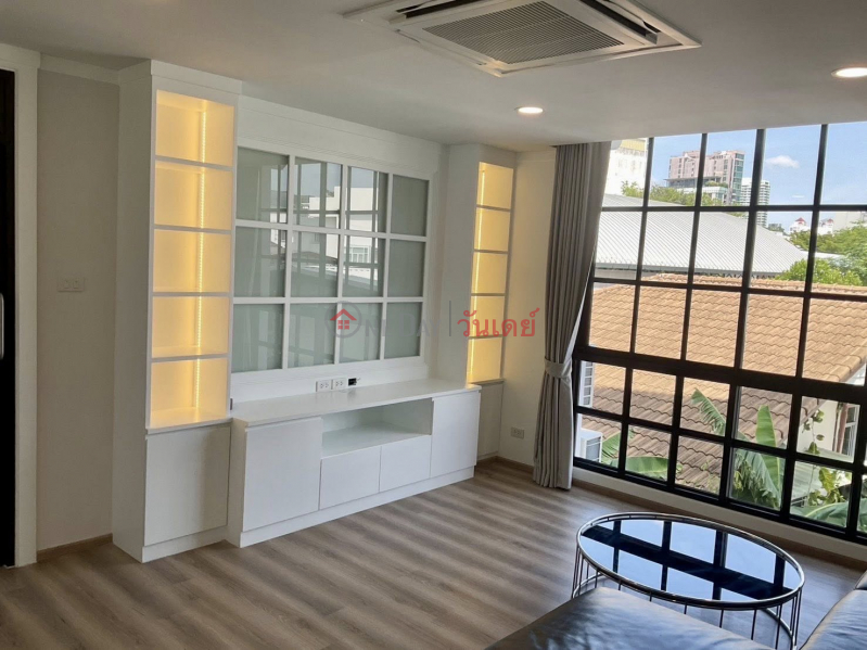 Gorgeous 4-storey Townhouse at Ekamai Soi 12, available for rent Rental Listings