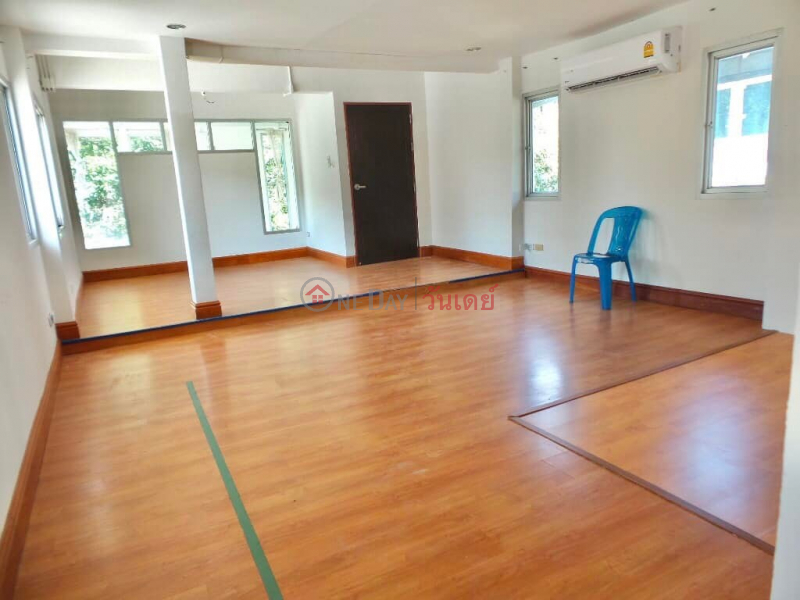 ฿ 200,000/ month 2-Storey Detached House Ekamai