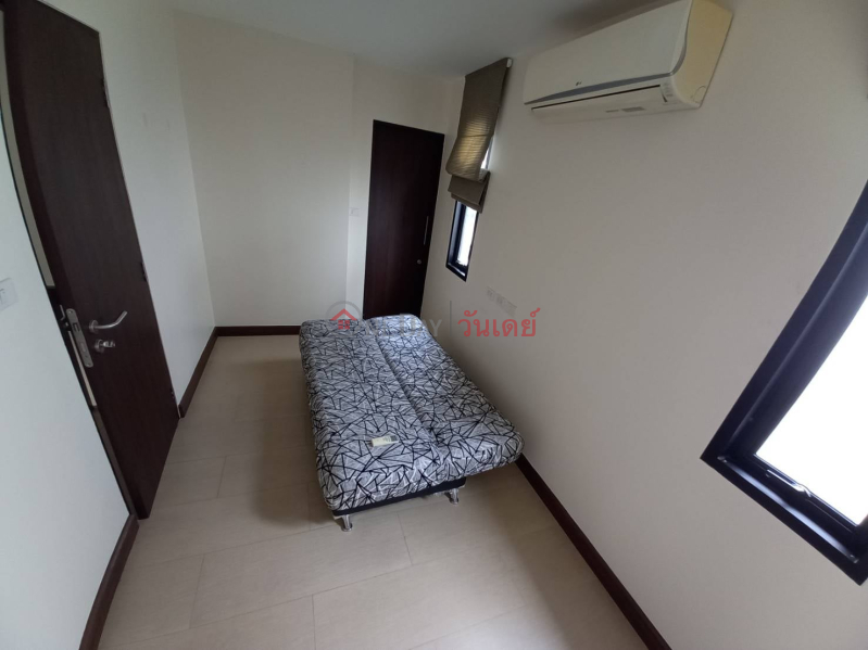 ฿ 60,000/ month, Single House With Nice Garden Ekamai