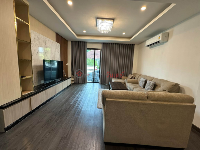 บ้านเดี่ยว 3 ชั้นหลังใหม่เอี่ยม สำหรับขายและให้เช่า – สุขุมวิท 65 รายการขาย