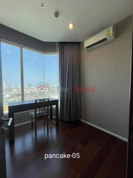 Condo for rent: Menam Residences (15th floor),2 bedrooms Rental Listings