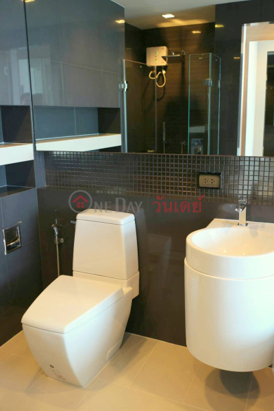 Property Search Thailand | OneDay | Residential, Rental Listings | Condo for Rent: Rhythm Sathorn, 65 m², 2 bedroom(s)