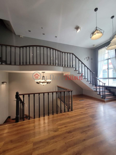 Townhouse for Rent: Baan Klang Krung Sathon-narathiwas, 300 m², 3 bedroom(s) Rental Listings