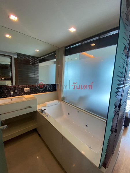 ฿ 43,000/ month Condo for rent: The Address Sathorn (11th floor),2 bedrooms