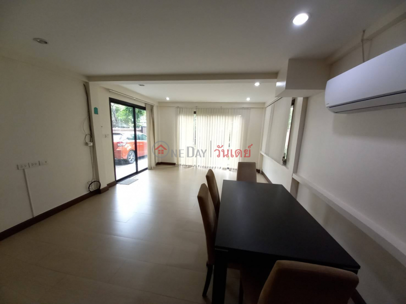 ฿ 60,000/ month Single House With Nice Garden Ekamai