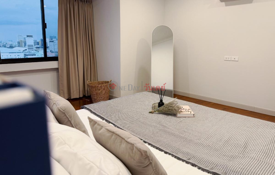 Condo for Rent: Si Phraya River View, 63 m², 2 bedroom(s) Rental Listings