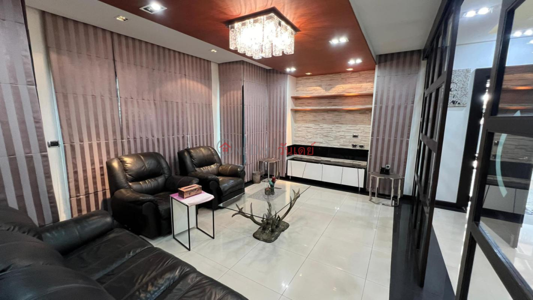 Townhouse for Rent: Townhouse Suk 26, 264 m², 5 bedroom(s) Thailand Rental | ฿ 225,000/ month