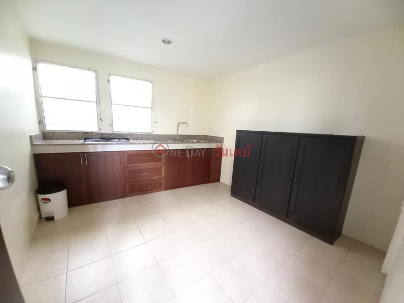 ฿ 60,000/ month | Single House With Nice Garden Ekamai