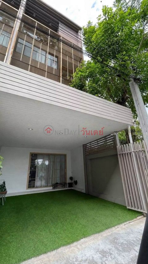Corner Townhome with 5 kW Solar Cell (669-6510649627)_0
