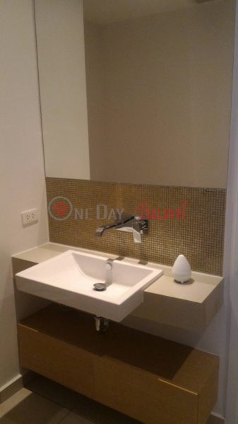 ฿ 25,000/ เดือน 1 Bedroom Duplex Unit at The Lofts Ekamai