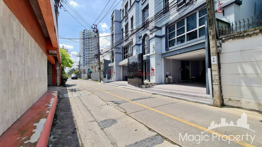 Commercial Building For Sale on Ratchadaphisek Rd, Chan Kasem, Bangkok | Thailand, Sales ฿ 25Million