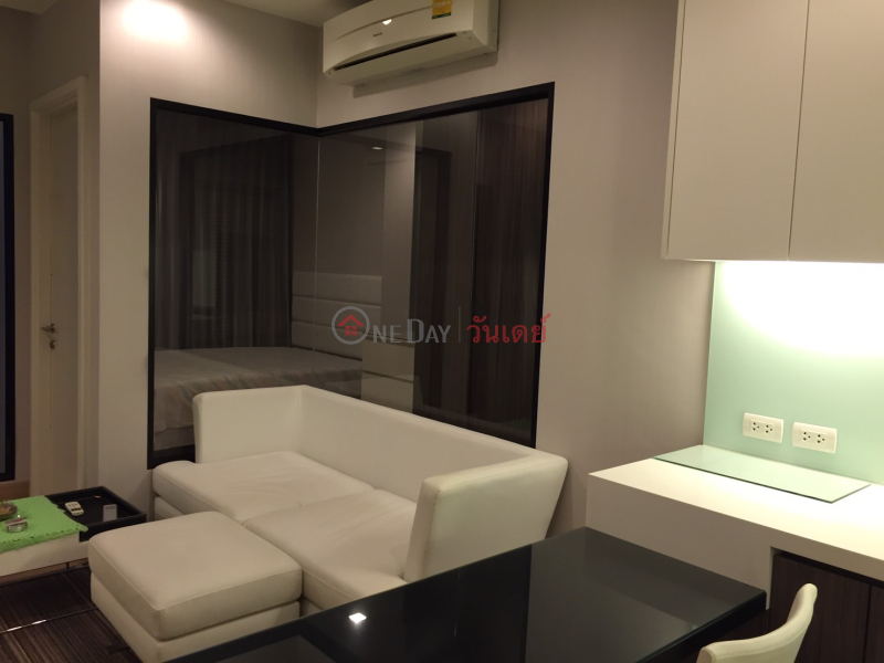 Property Search Thailand | OneDay | Residential, Rental Listings | Condo for Rent: Urbano Absolute Sathon - Taksin, 40 m², 1 bedroom(s)