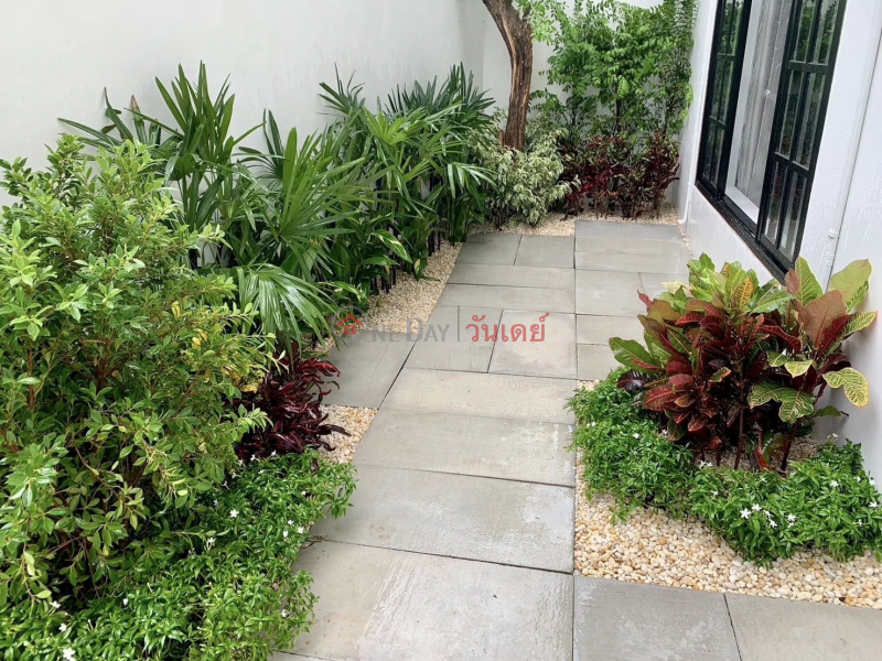 Property Search Thailand | OneDay | Residential, Rental Listings Gorgeous 4-storey Townhouse at Ekamai Soi 12, available for rent