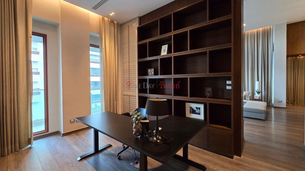 Property Search Thailand | OneDay | Residential, Rental Listings | Condo for Rent: The Crest Ruamrudee, 266 m², 3 bedroom(s)