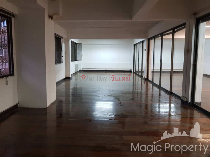 Commercial Building for Sale 5 Storey on Sukhumvit 101, Khwaeng Bang Chak, Khet Phra Khanong, Bangkok | Thailand, Sales ฿ 24Million