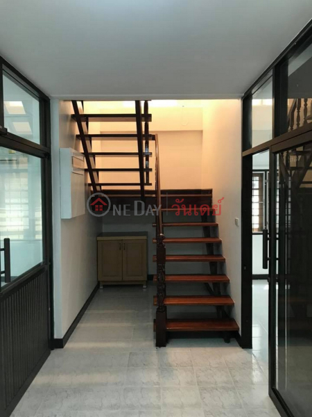 บ้านทาวน์เฮาส์ สำหรับ เช่า: Townhouse Pridi 22, 200 ตร.ม., 3 ห้องนอน รายการเช่า