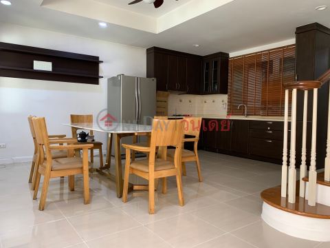 Townhouse for Rent: Townhouse Soi Santi Suk, 240 m², 4 bedroom(s) - OneDay_0