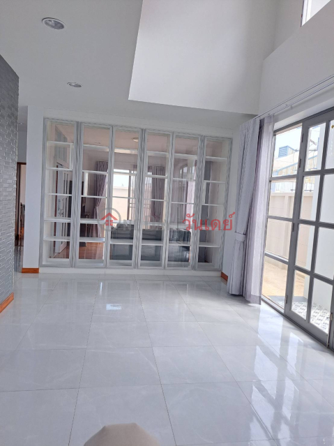 Others for Rent: Townhome, 300 m², 4 bedroom(s) - OneDay_0