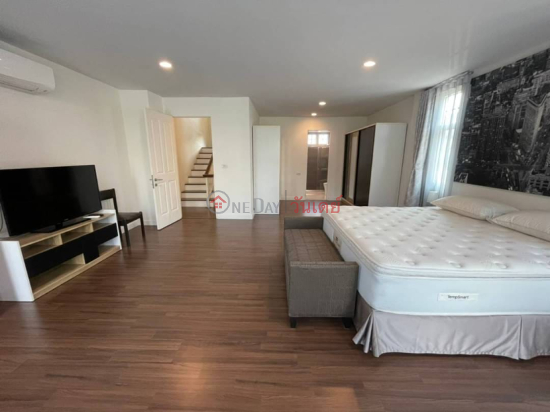 ฿ 75,000/ เดือน Modern spacious bright townhouse