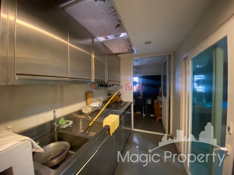 ฿ 100,000/ month Soi Sukhumvit 26, Khlong Tan, Khlong Toei, Bangkok