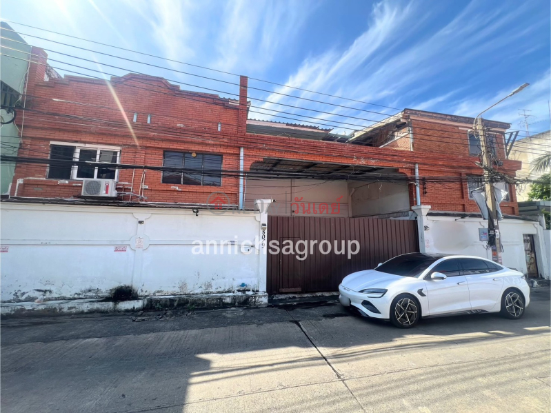 Three-story detached house for sale, Sukhumvit 103/1, near BTS Punnawithi. 8.5 million baht. Sales Listings