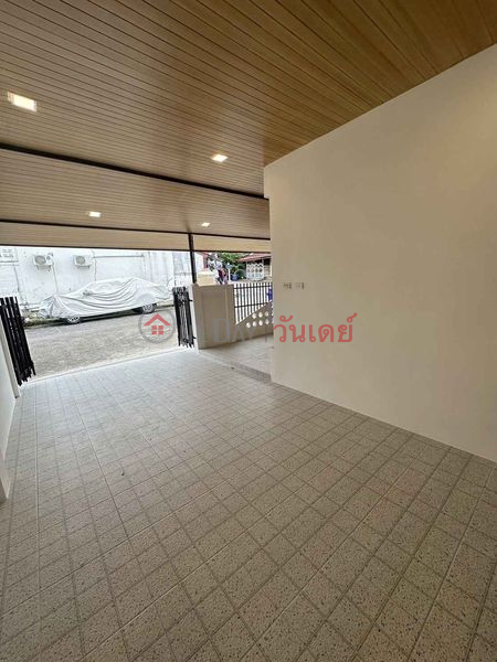 ฿ 2.45Million | Single story townhouse, Muang Thong zone, Coordinates: Wichit - Bo Rae