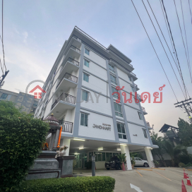 Janoknart Apartment,Chatuchak, Thailand