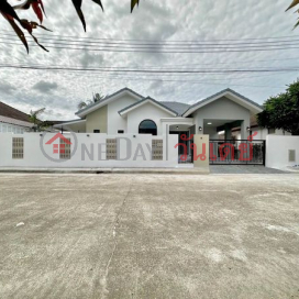 House for sale at Sinsuk Thani Village, newly renovated _0