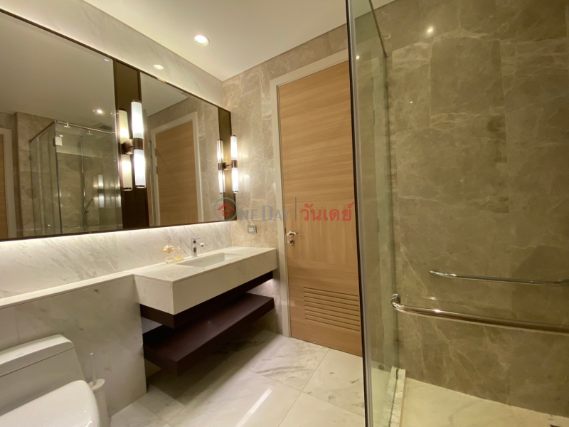 ฿ 220,000/ เดือน คอนโด สำหรับ เช่า: Sindhorn Residence, 150 ตร.ม., 3 ห้องนอน