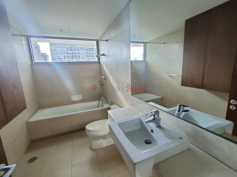 ฿ 75,000/ month | Apartment for Rent: Ruamrudee House, 235 m², 3 bedroom(s)