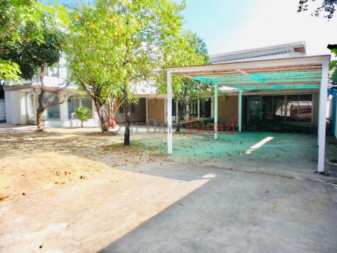 2-Storey Detached House Ekamai (TRI-8152)_0